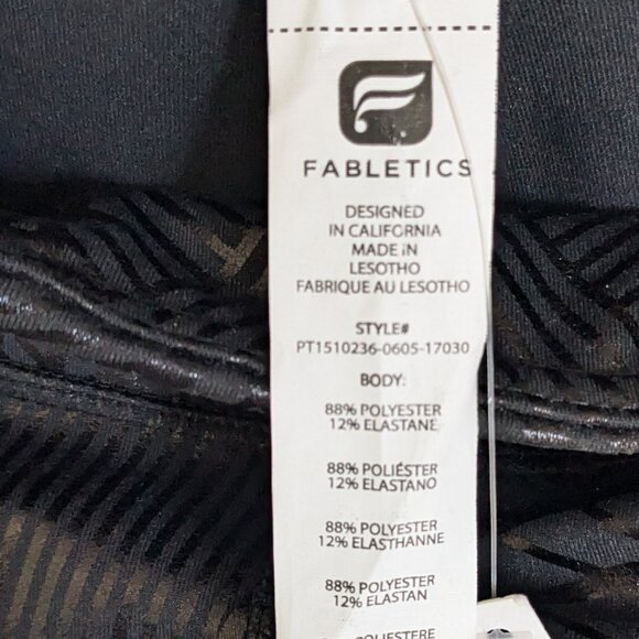 Fabletics Salar Capri Leggings | S | Shiny Black Geometric | NWT - Picture 4 of 5
